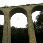 Descente en rappel, tyrolienne, pont de singe, slackline sur bâtiments et viaduc